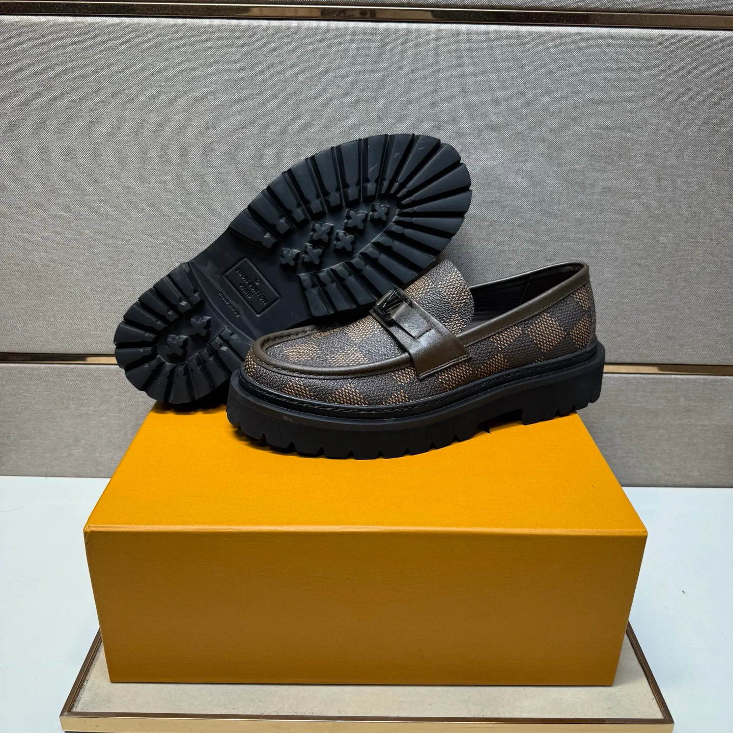 Men's men's shoes 💰pp620【Lv～】Men's casual leather shoes 2025z cabinet sales simultaneously 🔶Size: 39-44 #️⃣ 🔷3 colors🔜The upper is made of cowhide stitching ➕Cowhide lining, comfortable and breathable, sole: original comfortable and wear-resistant outsole, ⚠️real thing📱photographed🎬real thing is better📢📢📢